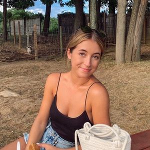 Meet Your Posher, Maddie